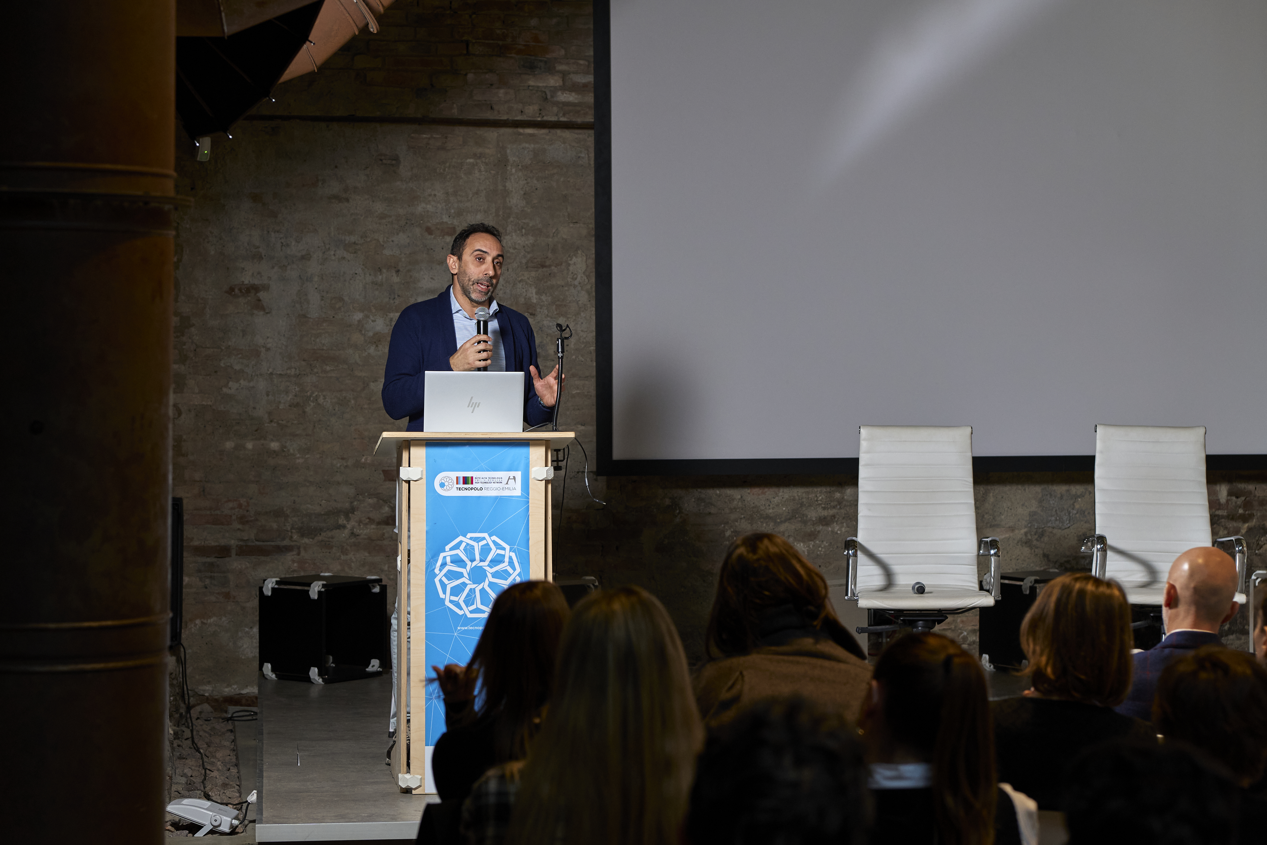 Formazione interna: discriminazione di genere, molestie e violenze sul luogo di lavoro