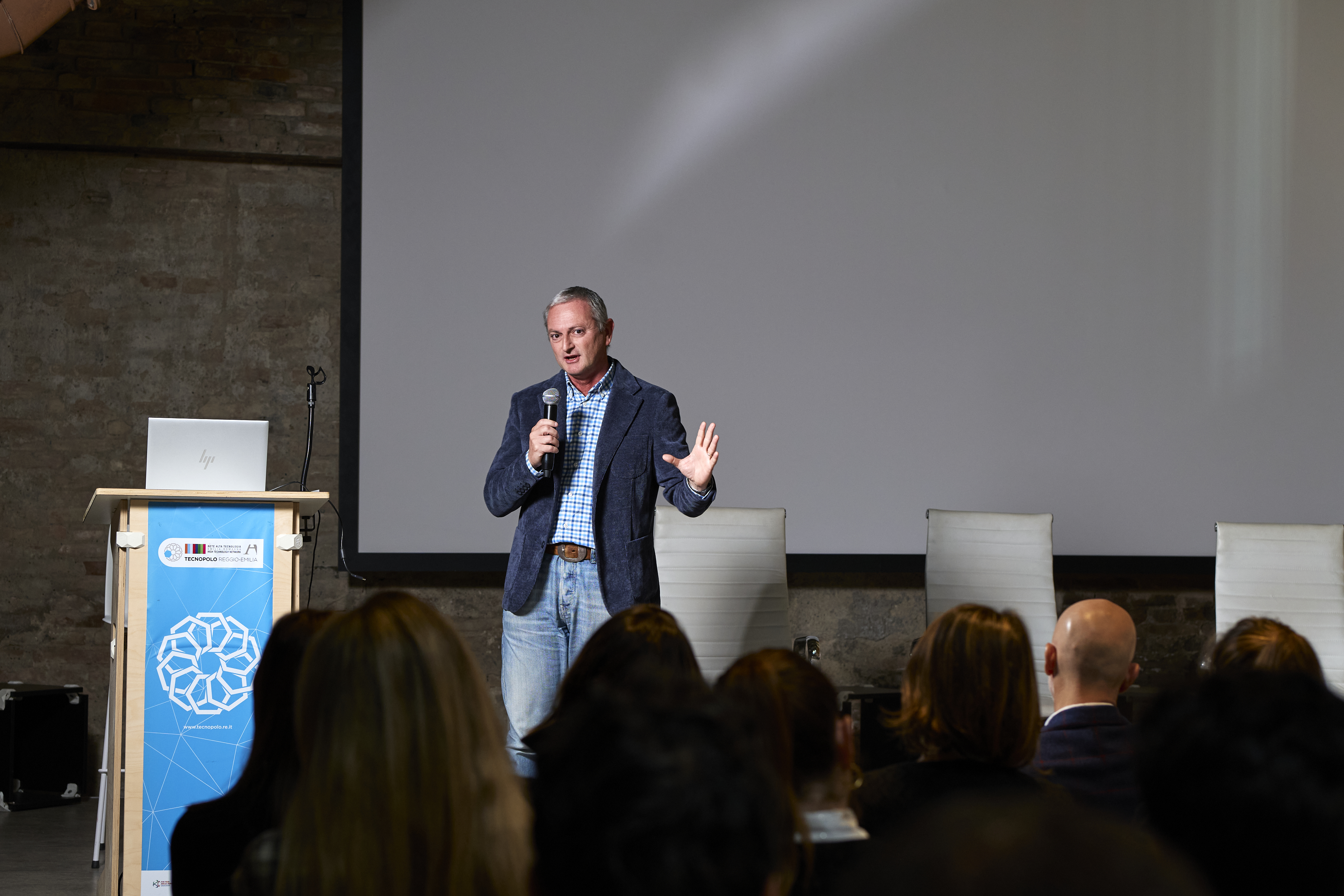 Formazione interna: discriminazione di genere, molestie e violenze sul luogo di lavoro